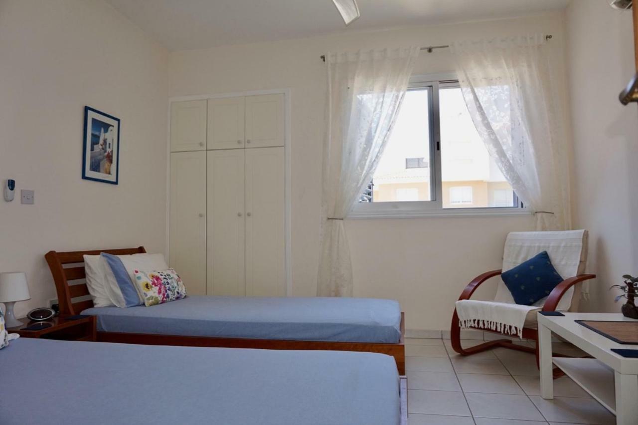 Aurora Townhouse - Complimentary Paphos Airport Transport Villa Exterior photo
