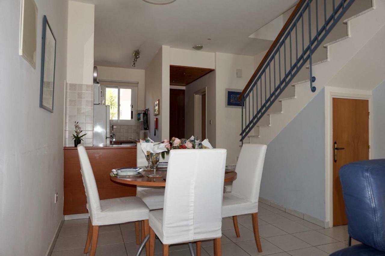 Aurora Townhouse - Complimentary Paphos Airport Transport Villa Exterior photo