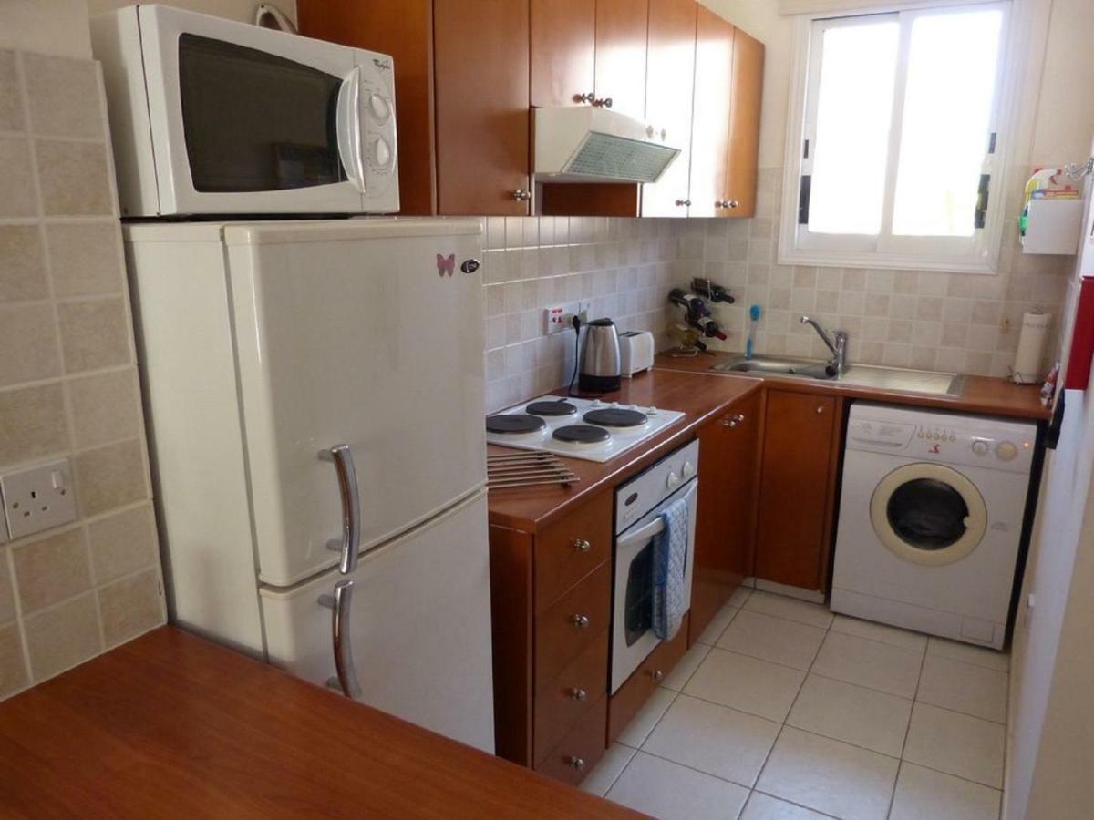 Aurora Townhouse - Complimentary Paphos Airport Transport Villa Exterior photo