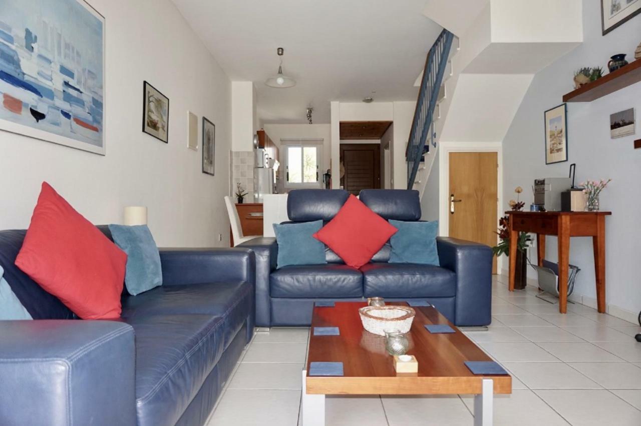 Aurora Townhouse - Complimentary Paphos Airport Transport Villa Exterior photo
